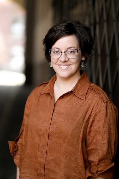 Roslyn Hicks,  at 